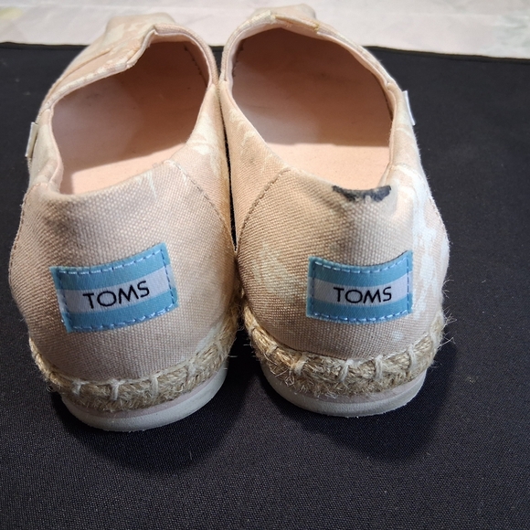 Toms Cream Espadrilles Shimmery Slip-Ons - Picture 9 of 9